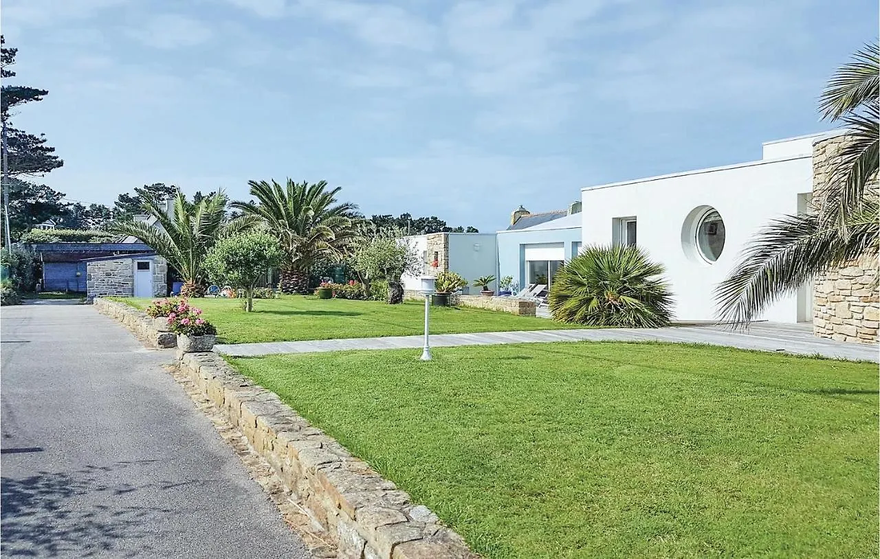 펜션 Awesome Home In Plouarzel With Wifi
